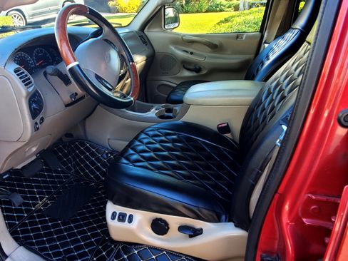 Used 2001 Ford Expedition Eddie Bauer image 4