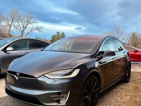 Used 2016 Tesla Model X 90D image 1