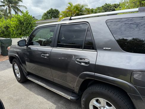 Used 2020 Toyota 4Runner SR5 Premium image 4