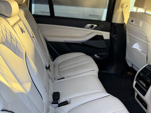 Used 2020 BMW X7 xDrive40i w/ Premium Package image 8