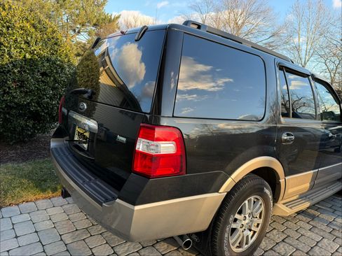 Used 2013 Ford Expedition XLT image 6