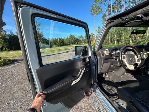 Used 2012 Jeep Wrangler Unlimited Sahara AWD/4WD image 24
