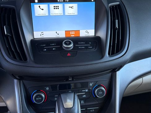 Used 2017 Ford C-MAX SE w/ Equipment Group 201A FWD image 6