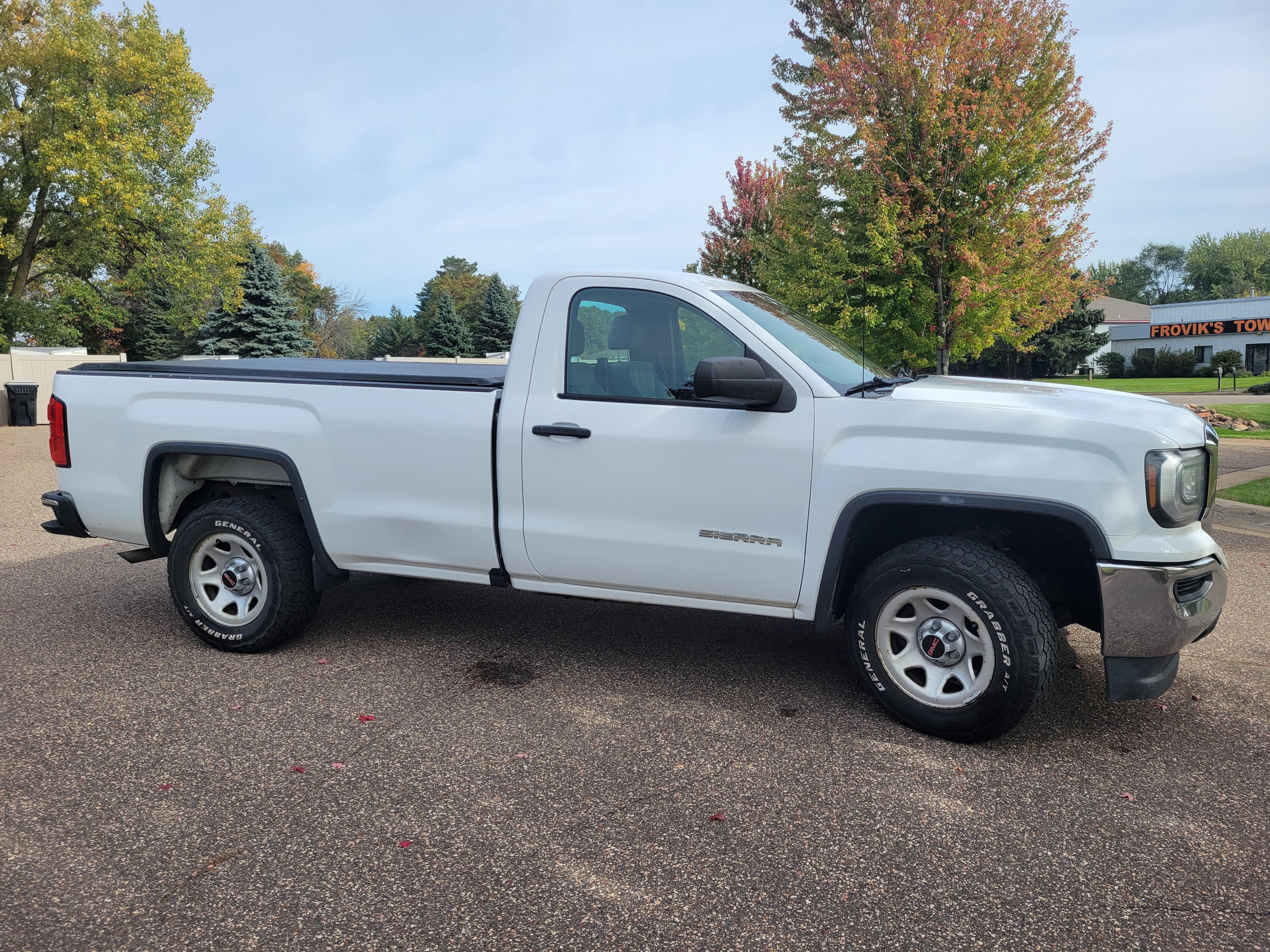 Used 2016 GMC Sierra 1500 2WD Regular Cab image 1