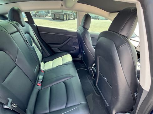 Used 2022 Tesla Model 3 Long Range AWD/4WD image 9