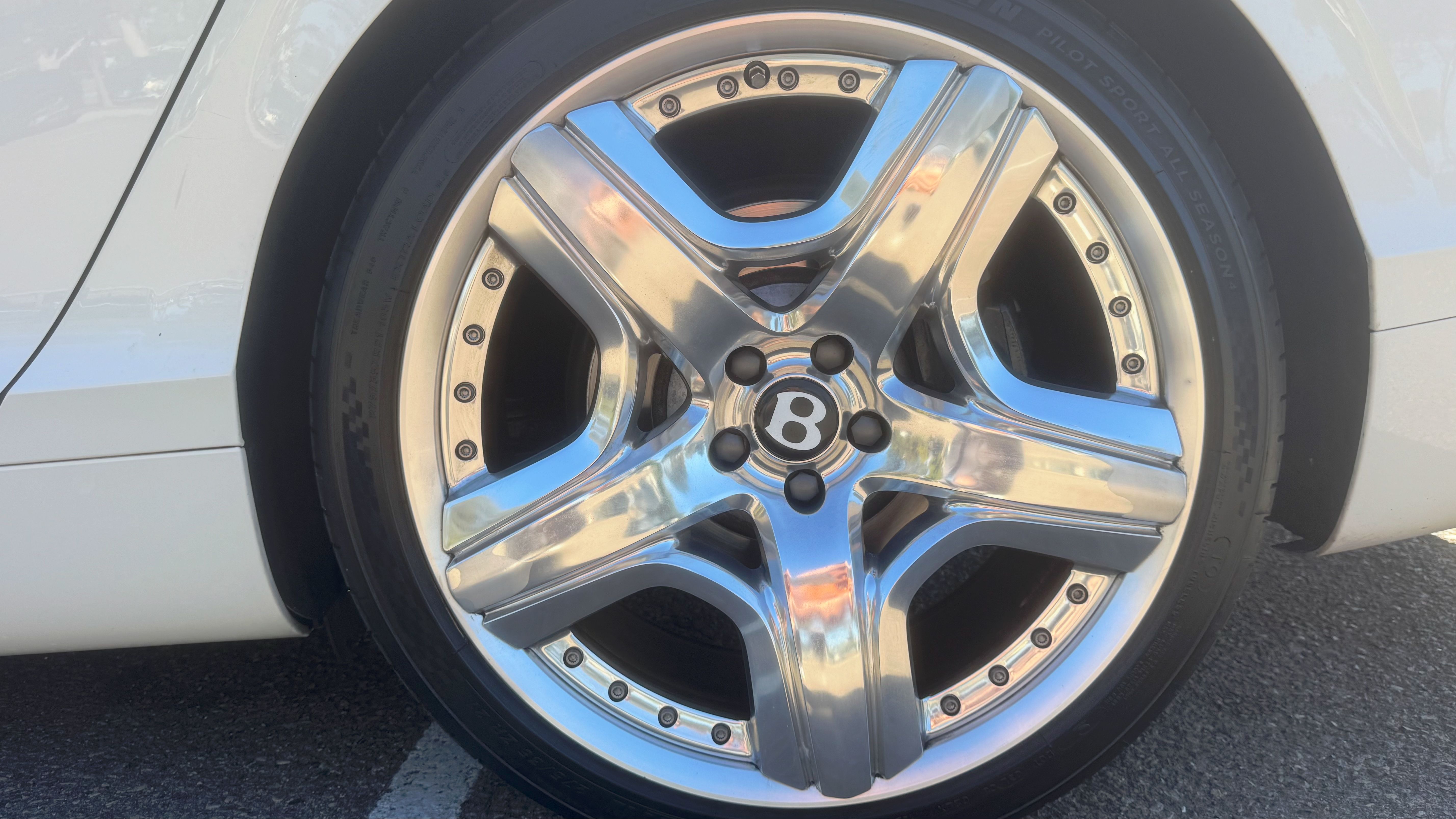 Used 2014 Bentley Flying Spur W12 AWD/4WD image 24