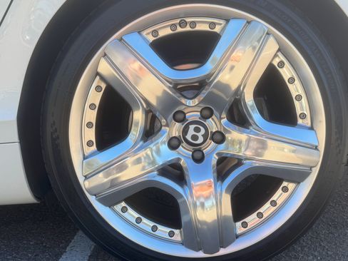 Used 2014 Bentley Flying Spur W12 image 24