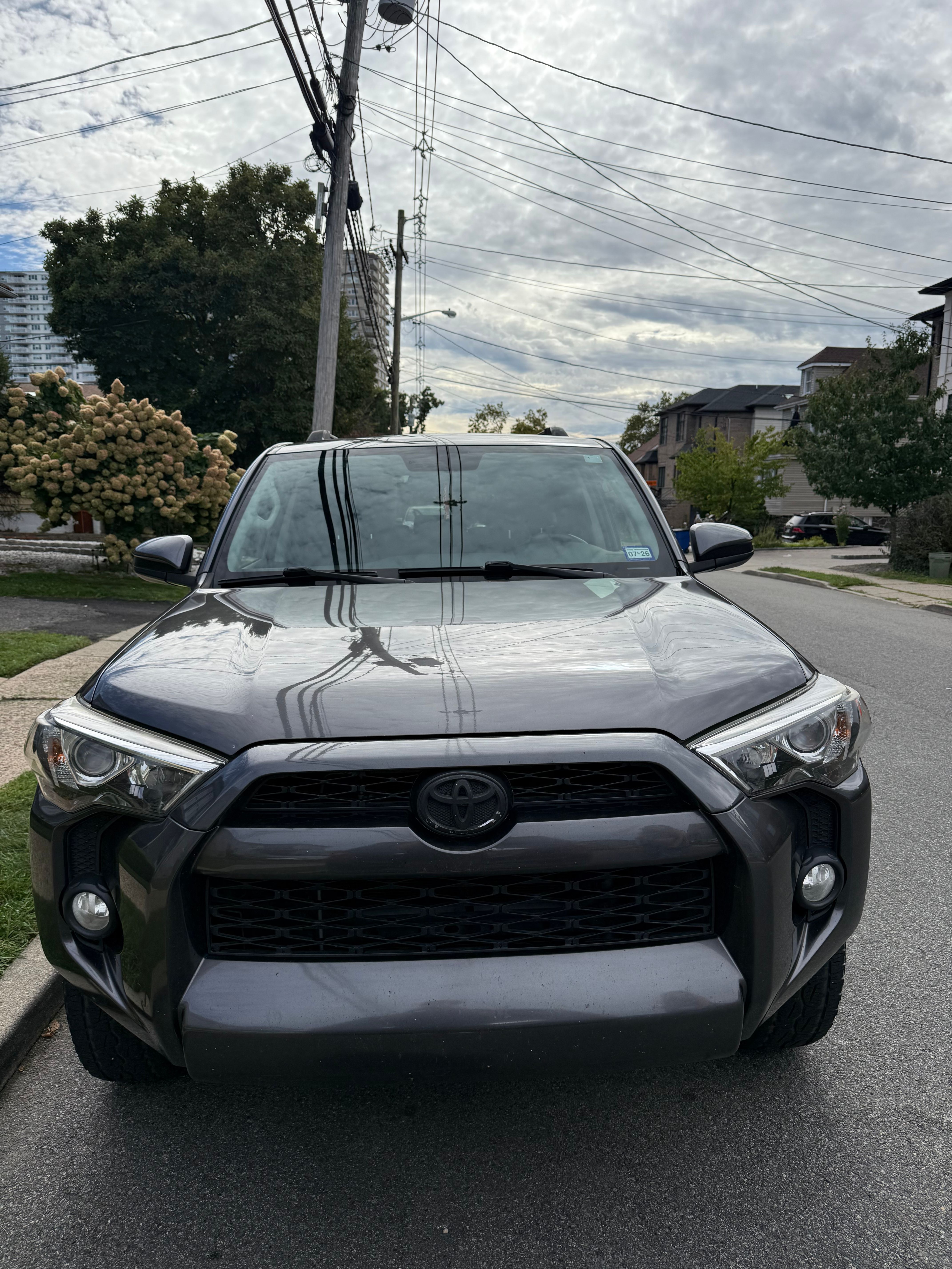 Used 2015 Toyota 4Runner SR5 AWD/4WD image 4