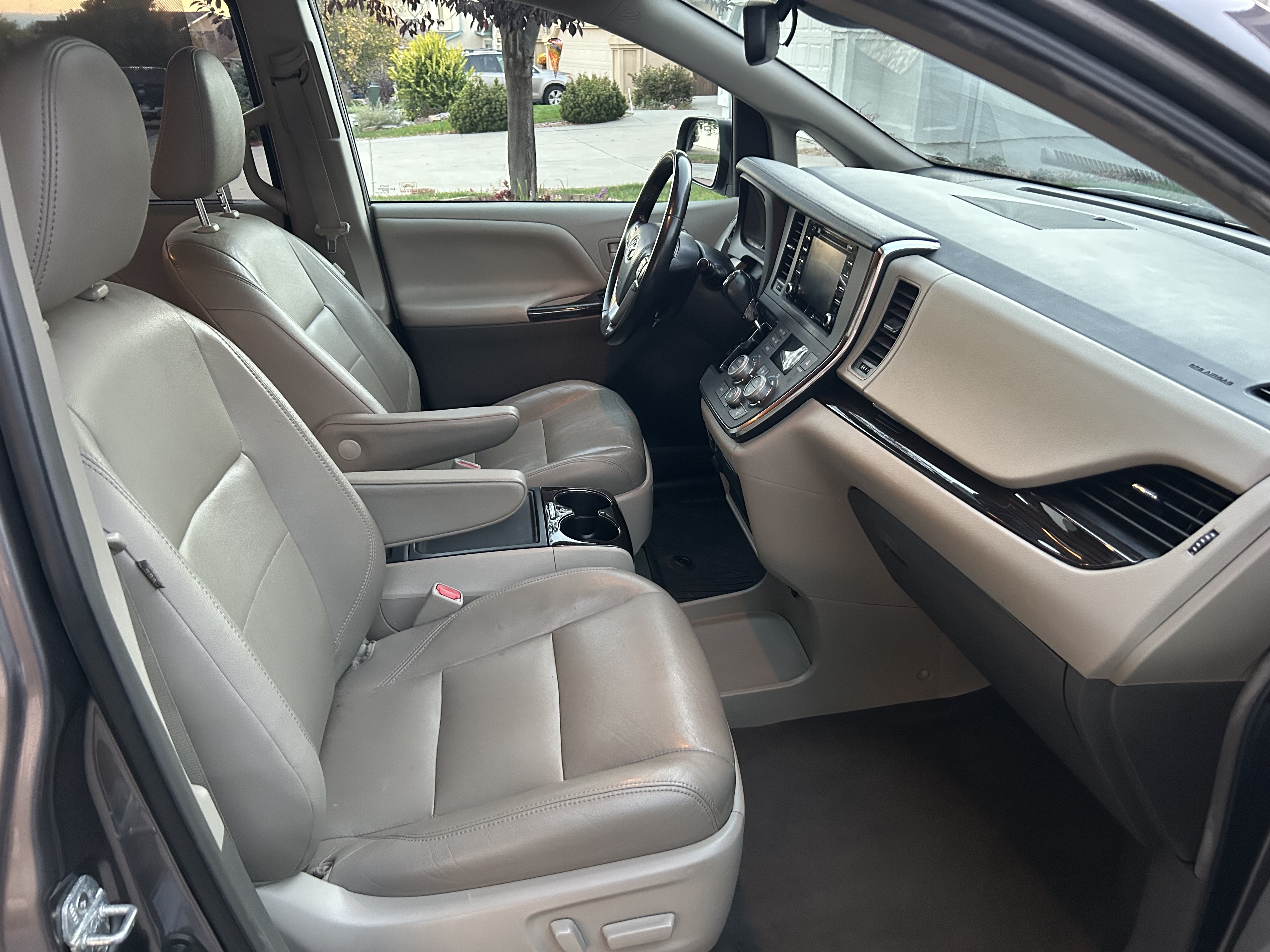 Used 2019 Toyota Sienna XLE Premium AWD/4WD image 15
