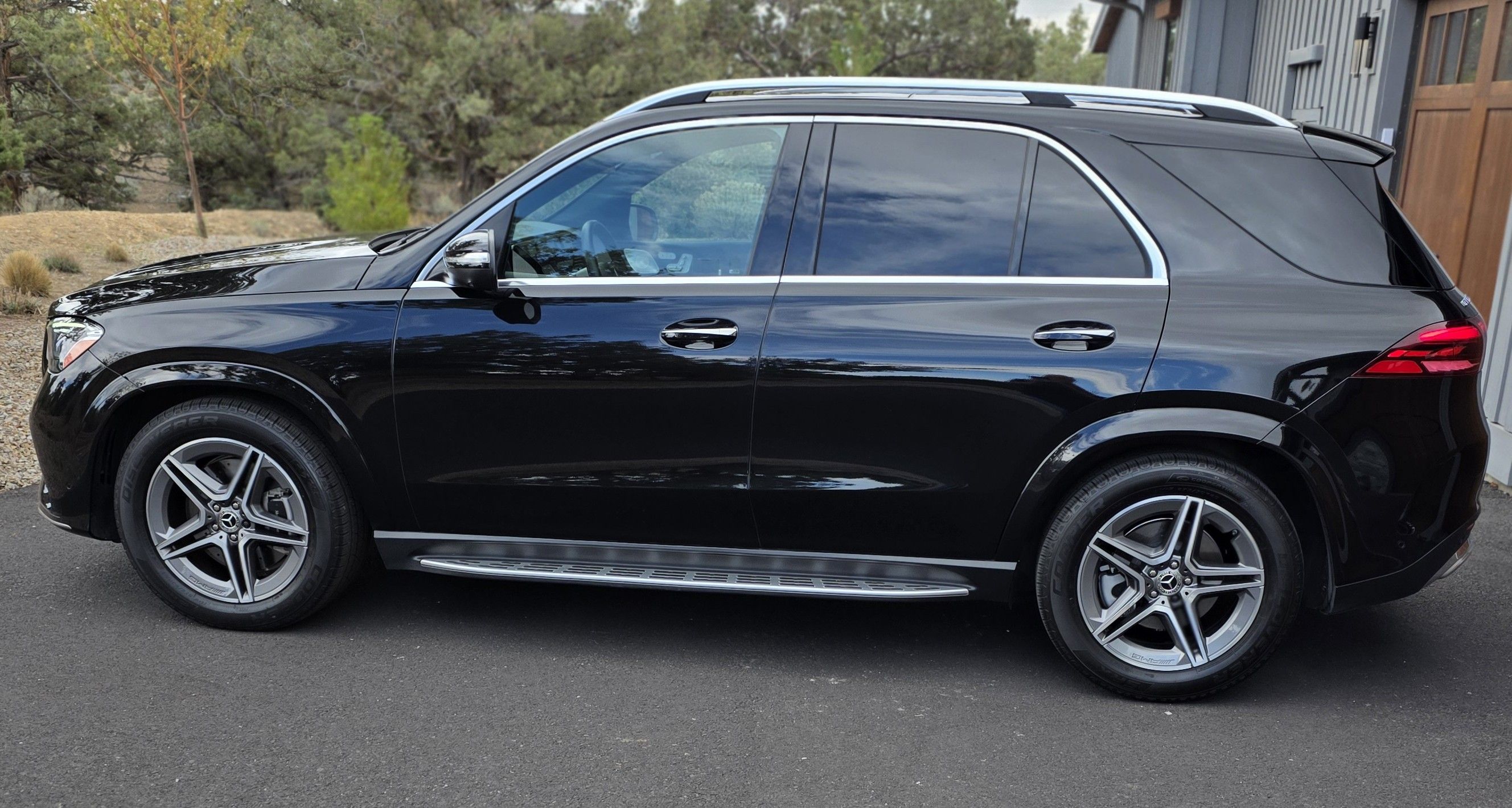 Used 2025 Mercedes-Benz GLE 580 4MATIC image 1