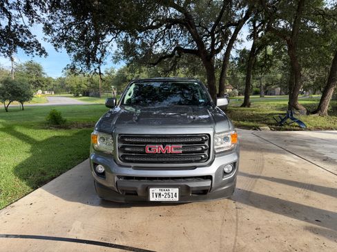 Used 2020 GMC Canyon SLE w/ Elevation Edition RWD image 2