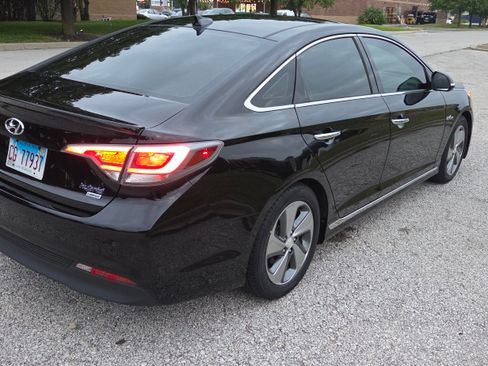 Used 2016 Hyundai Sonata Limited w/ Option Group 02 FWD image 4
