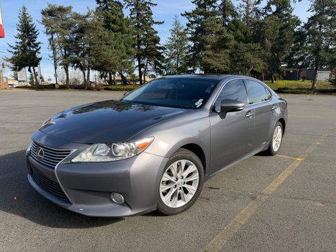 Used 2015 Lexus ES 300h w/ Premium Package w/Bamboo Trim image 1