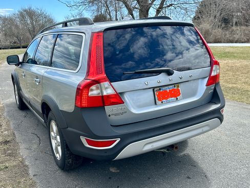 Used 2010 Volvo XC70 3.2 image 2