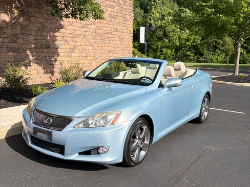 Used 2010 Lexus IS 250C RWD image 2