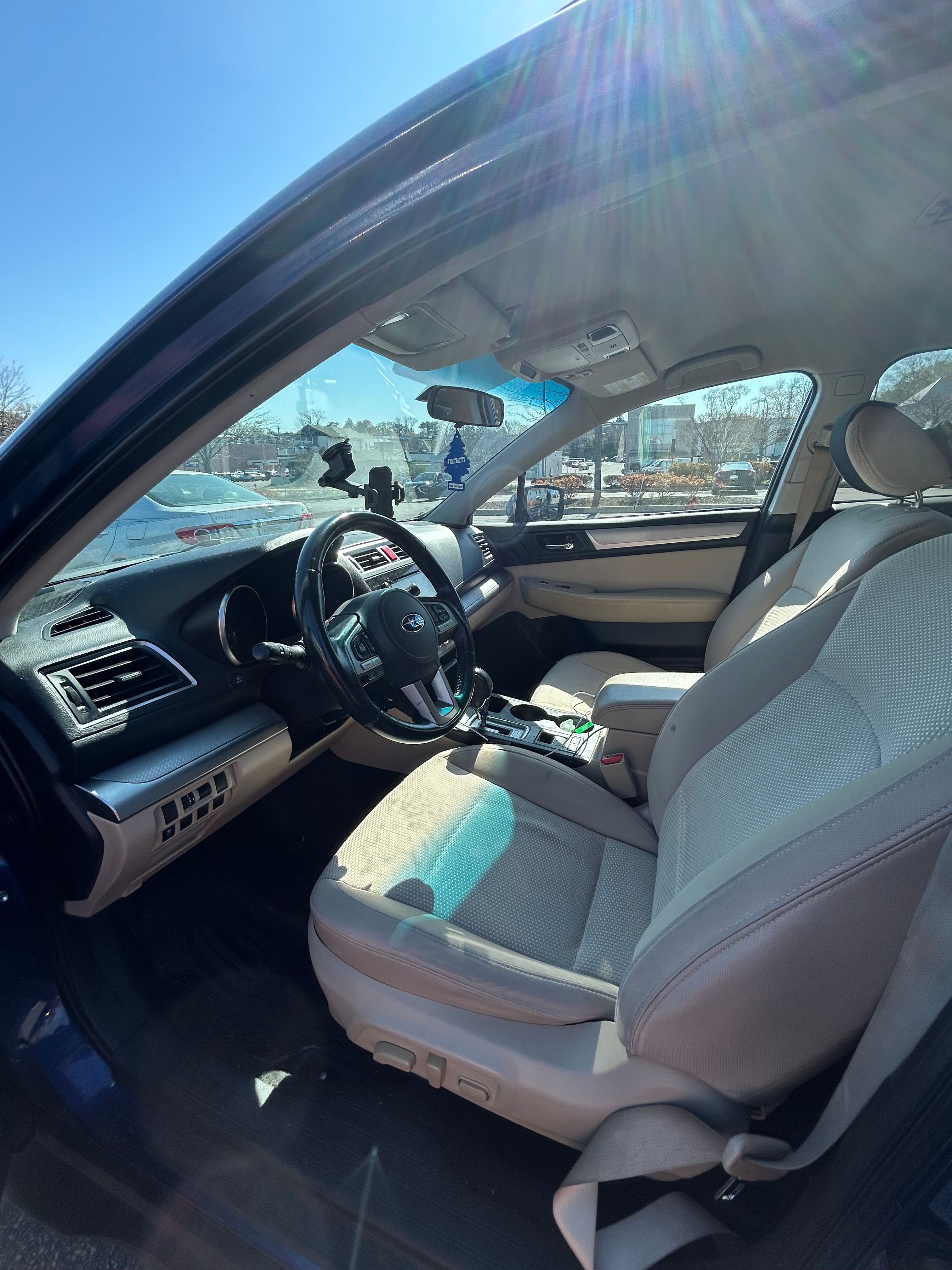 Used 2015 Subaru Outback 2.5i Premium AWD/4WD image 5