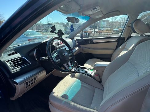 Used 2015 Subaru Outback 2.5i Premium image 5