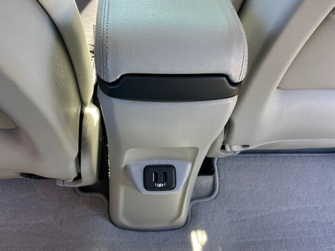Used 2019 Chevrolet Bolt Premier w/ Infotainment Package image 18