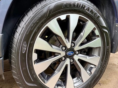 Used 2017 Subaru Outback 2.5i Limited AWD/4WD image 4
