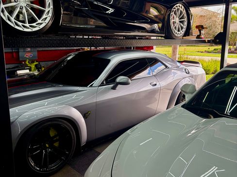 Used 2016 Dodge Challenger R/T w/ Blacktop Package RWD image 10