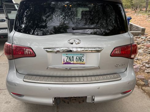 Used 2014 INFINITI QX80 4WD w/ Deluxe Touring Package image 5