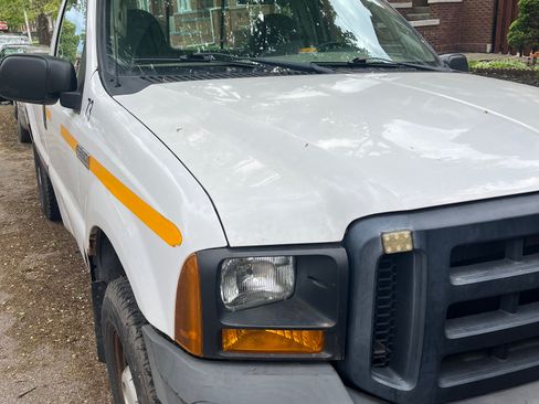 Used 2006 Ford F250 XL RWD image 5