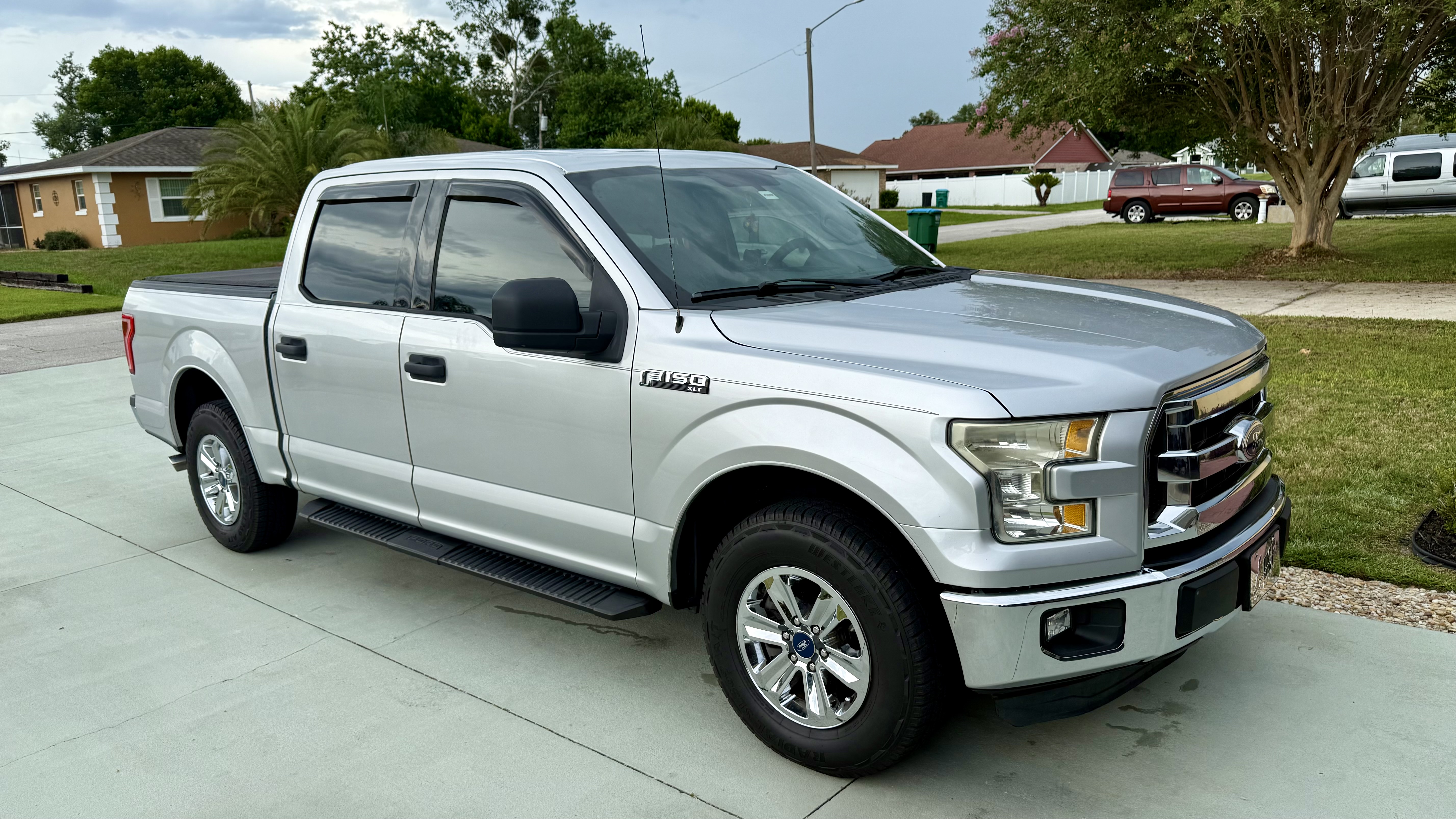 Used 2015 Ford F150 XLT w/ Trailer Tow Package RWD image 1