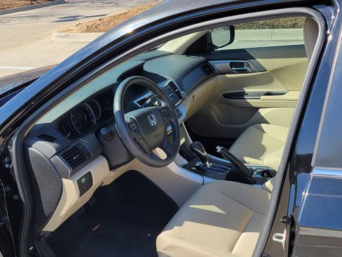 Used 2015 Honda Accord LX image 1