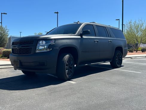Used 2018 Chevrolet Suburban LT RWD image 17
