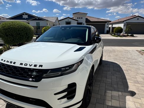 Used 2023 Land Rover Range Rover Evoque R-Dynamic S AWD/4WD image 10