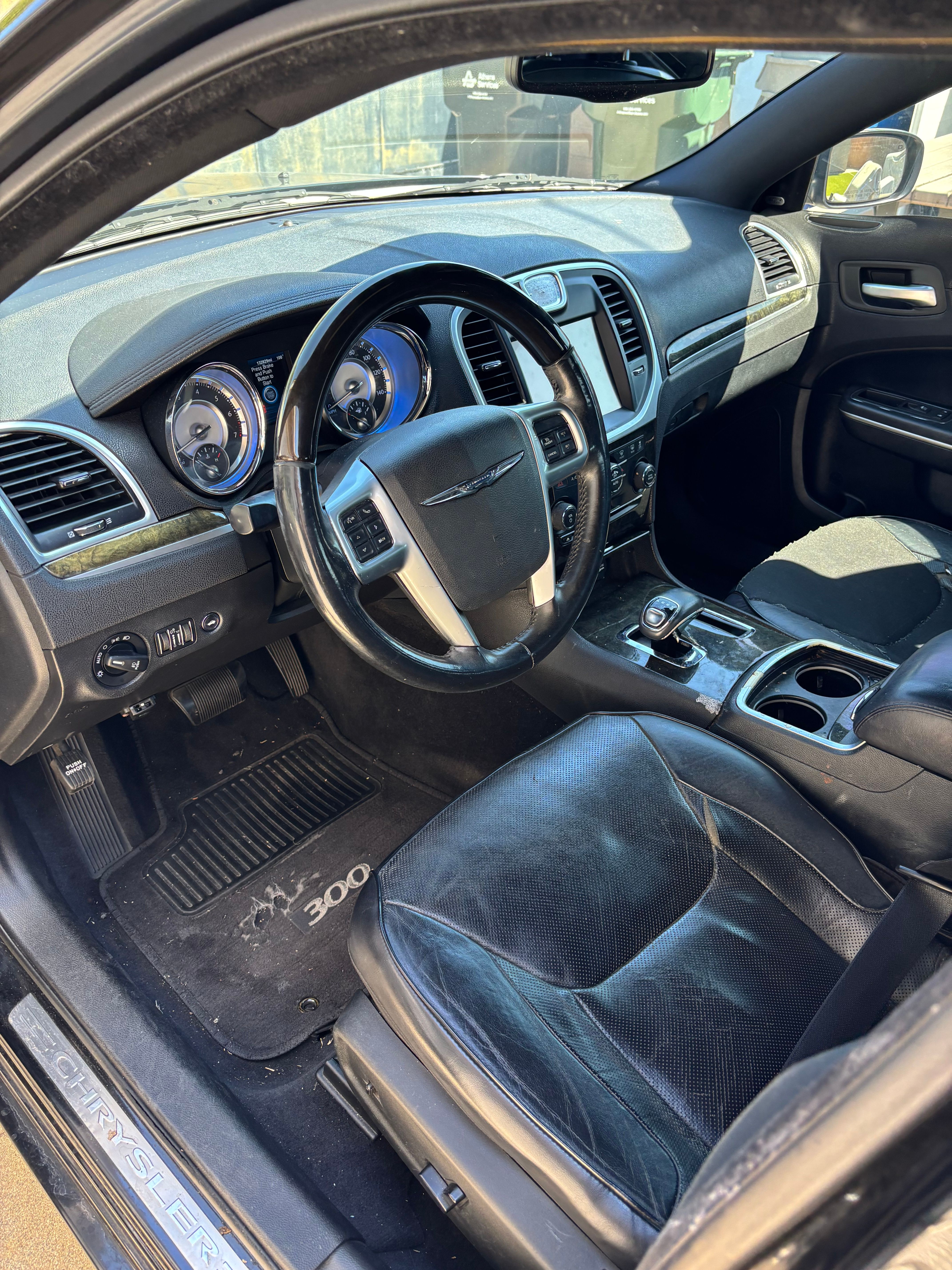 Used 2013 Chrysler 300 C RWD image 5
