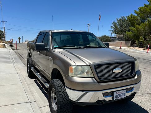 Used 2006 Ford F150 XLT AWD/4WD image 4