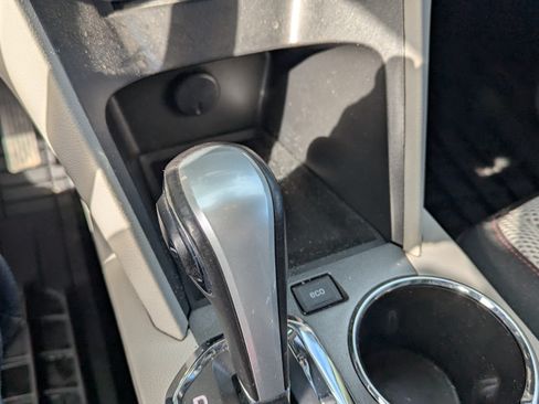 Used 2015 GMC Terrain SLE image 6