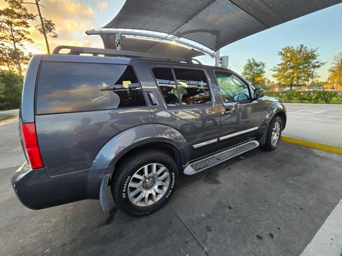 Used 2012 Nissan Pathfinder LE image 6