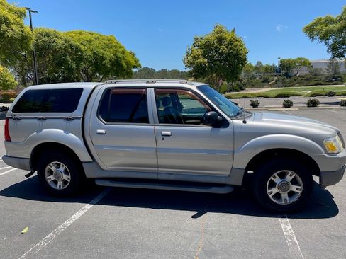 Used 2003 Ford Explorer Sport Trac XLT RWD image 2