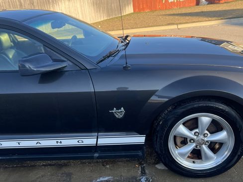 Used 2009 Ford Mustang Premium image 11