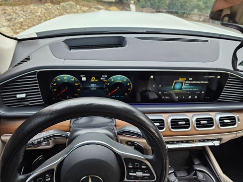 Used 2022 Mercedes-Benz GLS 450 4MATIC image 5