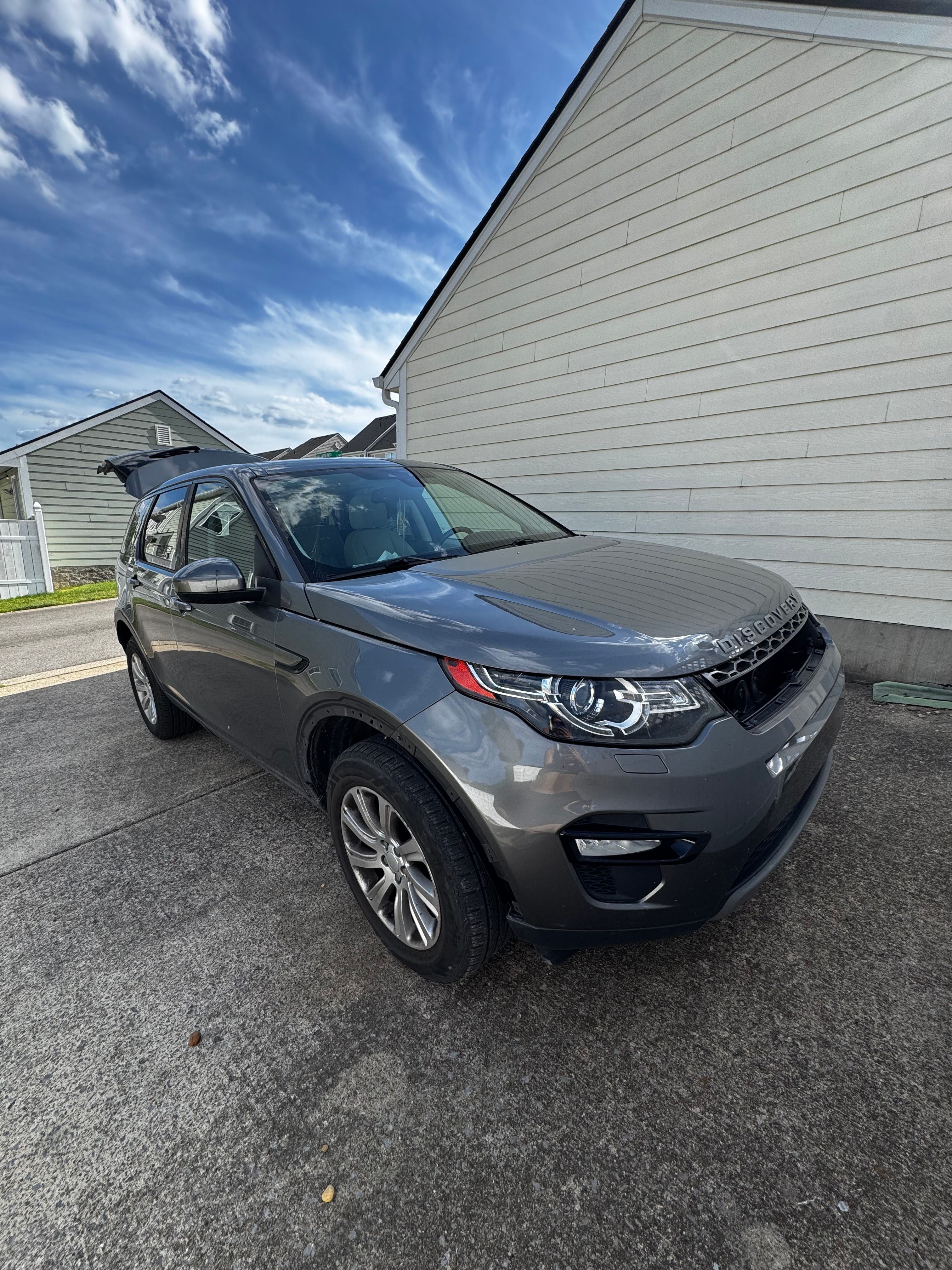 Used 2016 Land Rover Discovery Sport SE AWD/4WD image 6