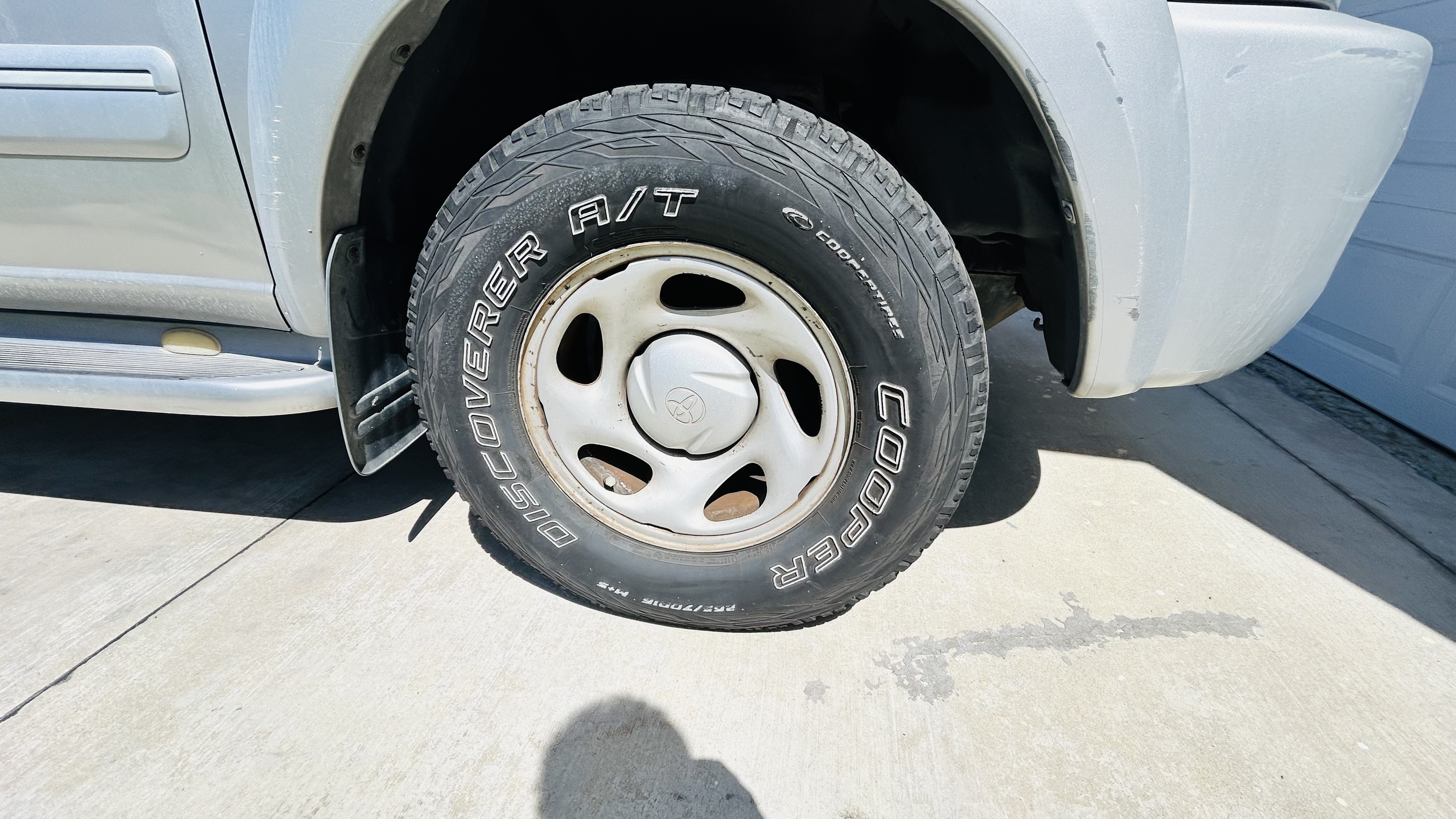 Used 2006 Toyota Sequoia SR5 w/ Towing Pkg RWD image 13