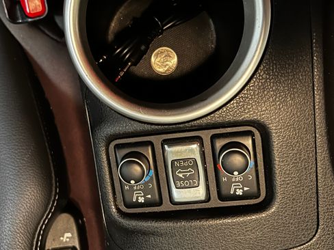 Used 2010 Nissan 370Z Touring RWD image 14