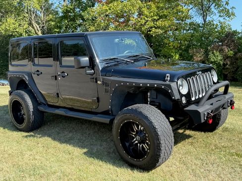 Used 2016 Jeep Wrangler Unlimited Sahara image 8