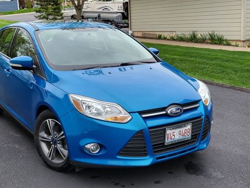 Used 2014 Ford Focus SE w/ SE Sport Package image 1