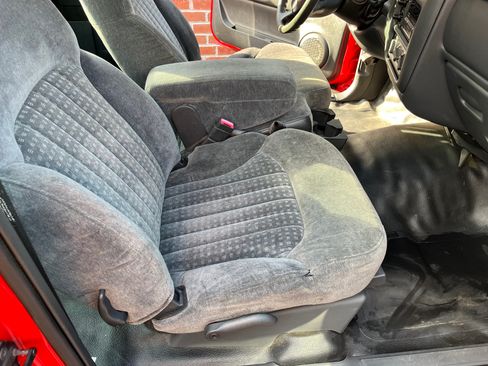 Used 2001 Chevrolet S10 Pickup 2WD Extended Cab image 19