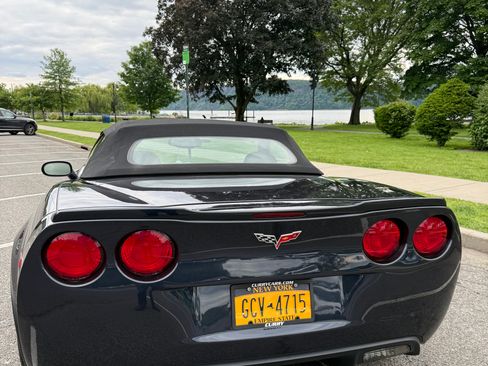 Used 2013 Chevrolet Corvette Grand Sport w/ 3LT Preferred Equipment Group RWD image 4