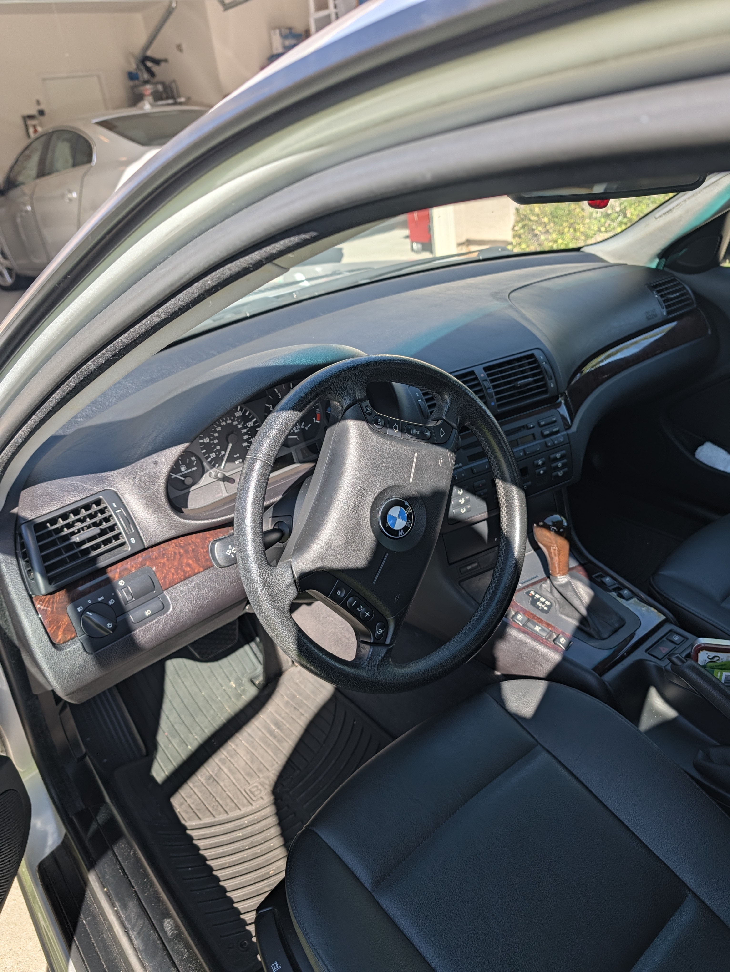Used 2005 BMW 325i Sedan RWD image 9