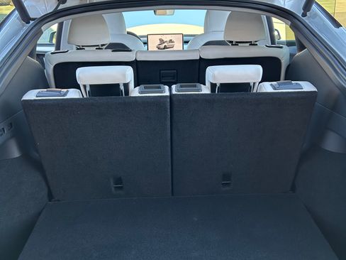 Used 2023 Tesla Model Y Long Range image 13