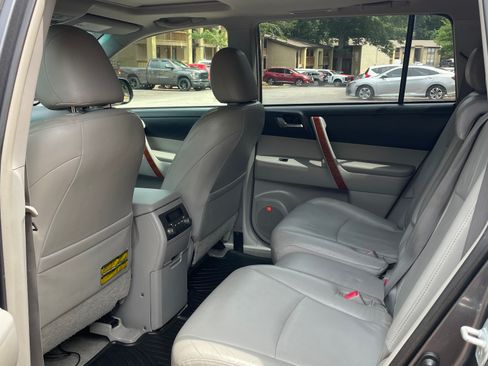 Used 2009 Toyota Highlander Limited AWD/4WD image 8