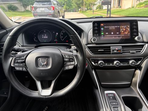 Used 2021 Honda Accord Touring image 11