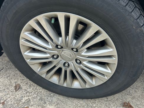 Used 2016 Chrysler Town & Country Touring-L image 24