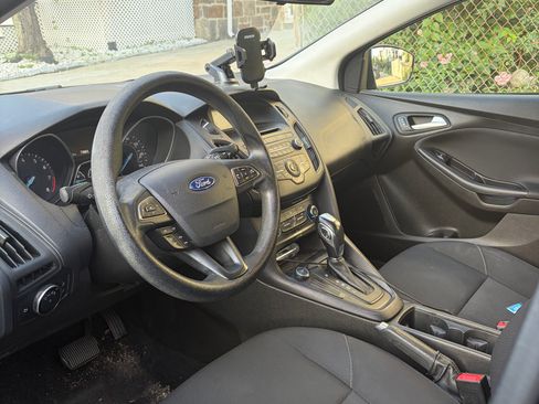 Used 2016 Ford Focus SE FWD image 10